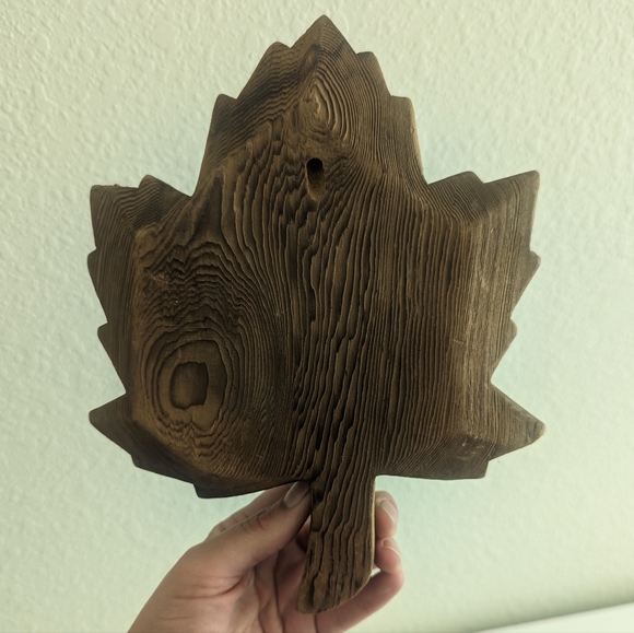 Hand Carved Leaf Tray Decor - Picture 4 of 4
